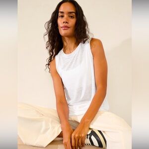 NWT Athleta Bright White Breezy Tank Size XS